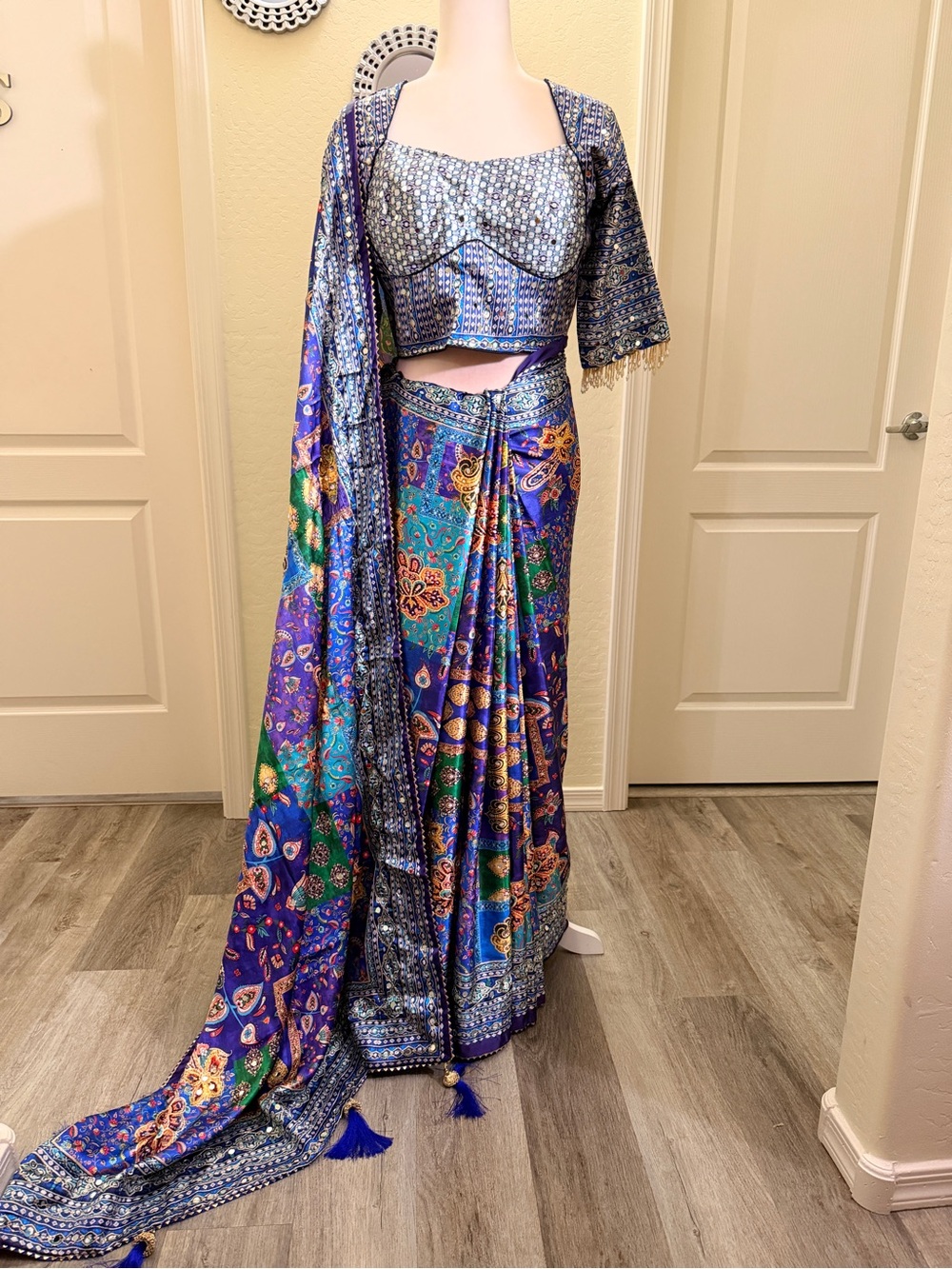 Saree - Picture 5 of 10